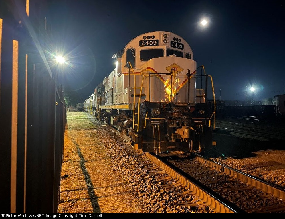 DL 2409 and the moon